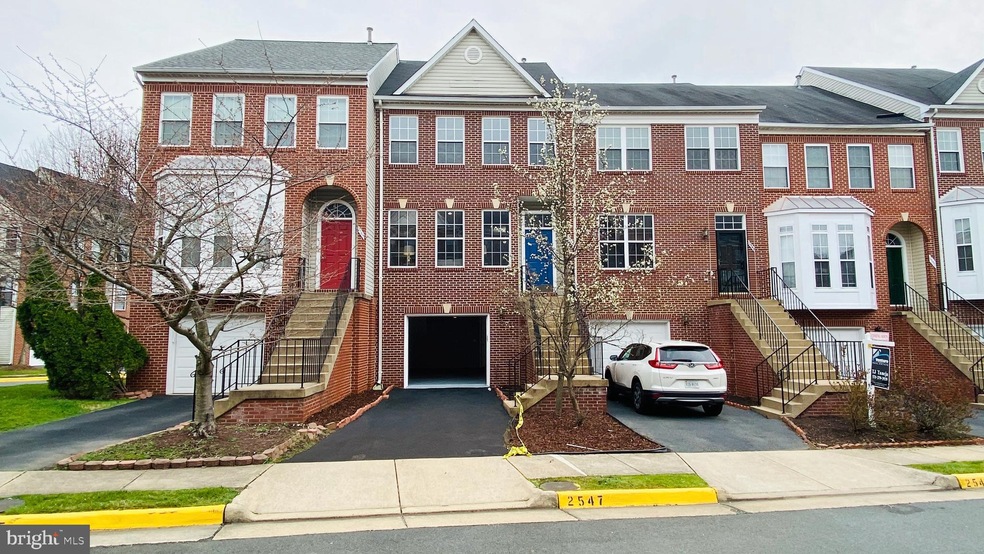 2547 James Monroe Cir, Herndon, VA 20171 - photo 1