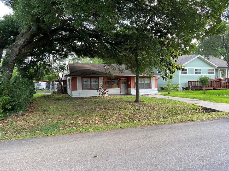 822 E 42nd St, Houston, TX 77022 - photo 1