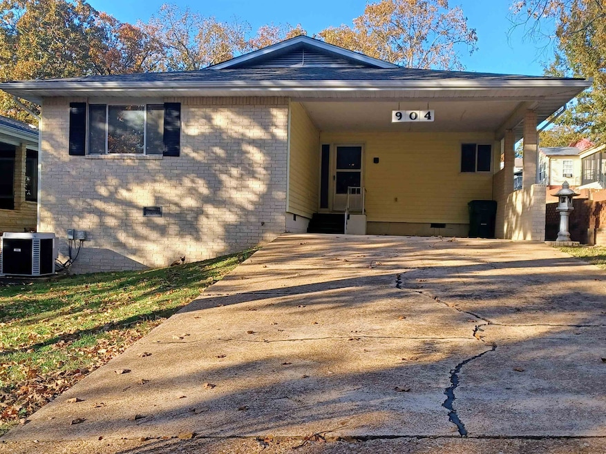 904 S Manor Dr, Horseshoe Bend, AR 72512 - photo 1