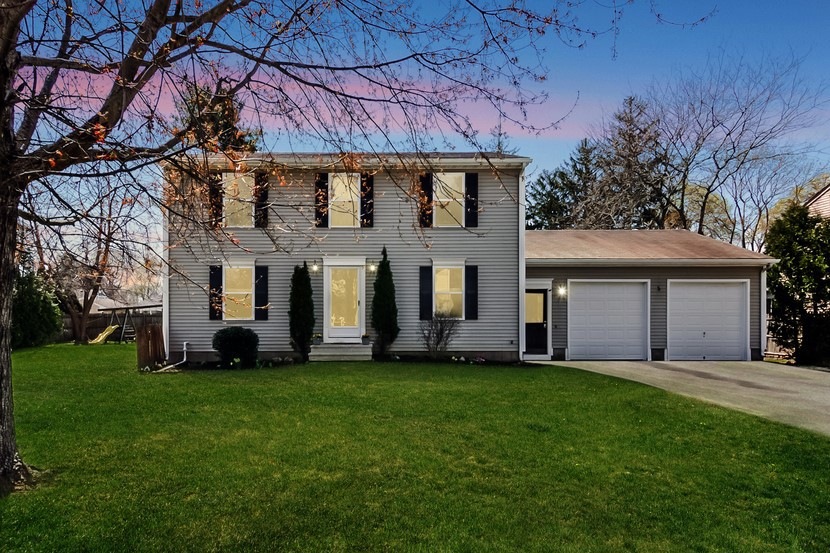 5 Colonial Ave, Barrington, RI 02806 - photo 1