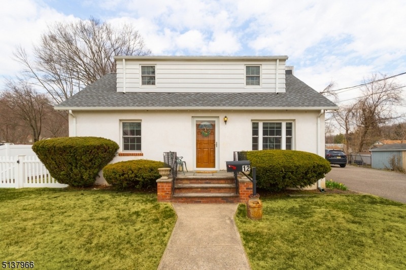 12 Chestnut St, Bloomingdale, NJ 07403 - photo 1