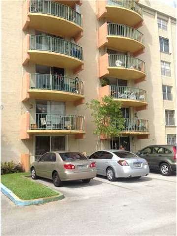 unlisted-address, Miami, FL 33172 - photo 1