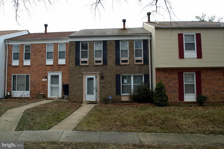 548 Peacock Dr, Hyattsville, MD 20785 - photo 1