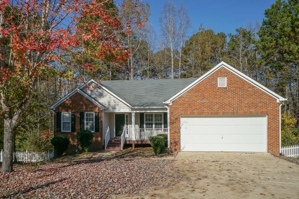 Charming Ranch on Private Lot