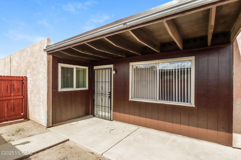 2625 N Alvernon Way unit B3, Tucson, AZ 85712 - photo 1