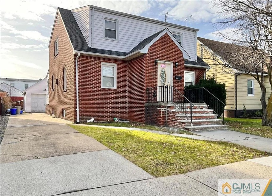 731 Roosevelt Ave, Carteret, NJ 07008 - photo 1