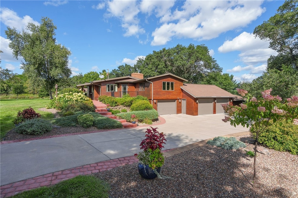 2208 W Menomonie St, Eau Claire, WI 54703 - photo 1