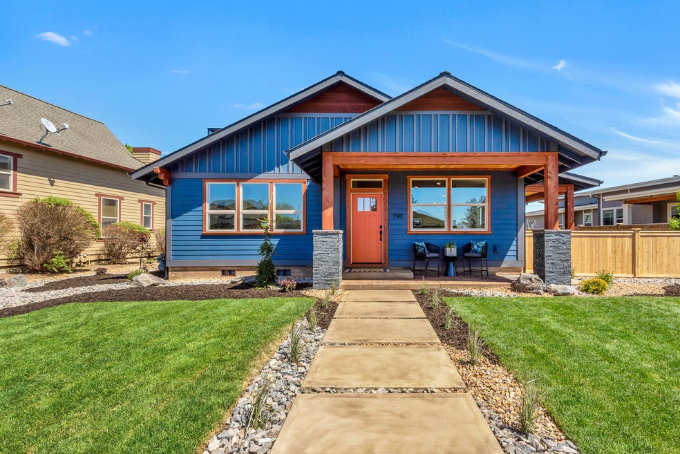 798 NW Rimrock Dr, Redmond, OR 97756 - photo 1