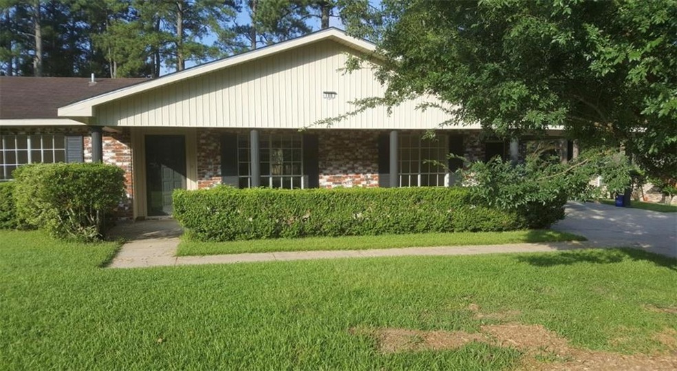 108 Rock Point Cir E, Pineville, LA 71360 - photo 1