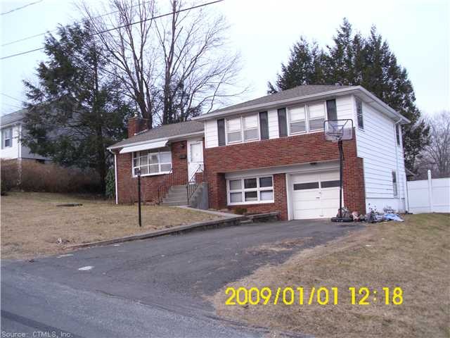 90 Pullen Ave, Oakville, CT 06779 - photo 1