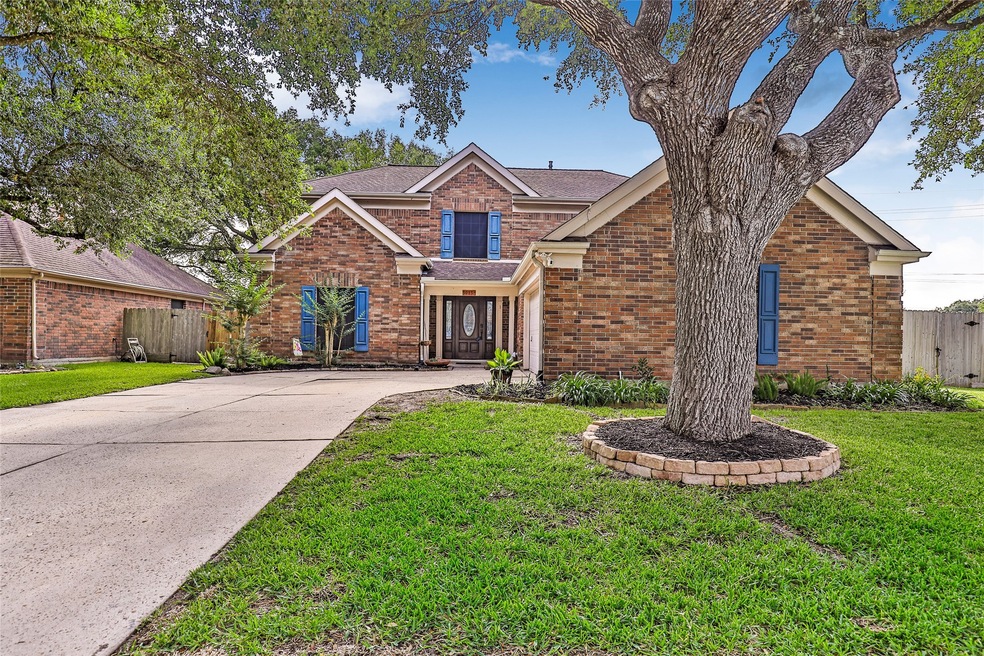 3913 Spring Circle Dr E, Pearland, TX 77584 - photo 1