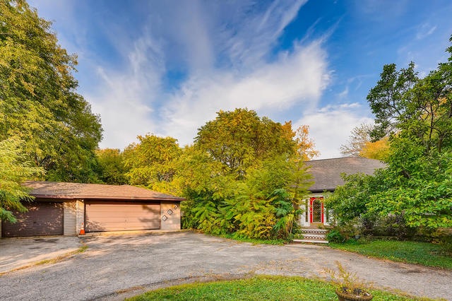 20665 N Weiland Rd, Lincolnshire, IL 60069 - photo 1