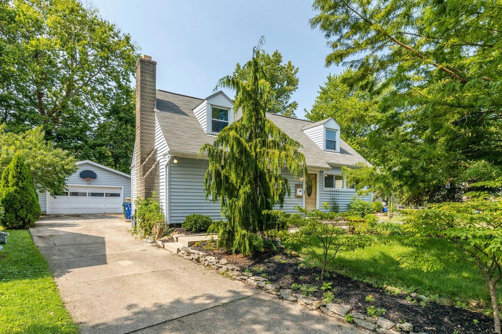 2020-09-09 847 Enfield Rd 03