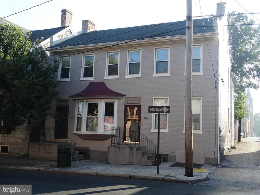 238 S Main St, Chambersburg, PA 17201 - photo 1