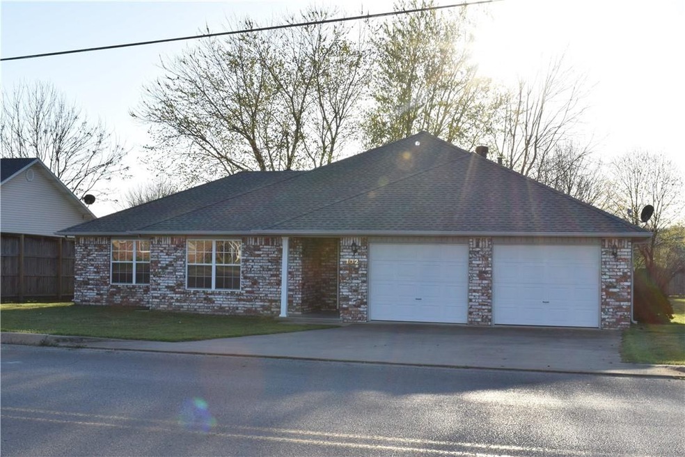 102 S Baggett St, Prairie Grove, AR 72753 - photo 1
