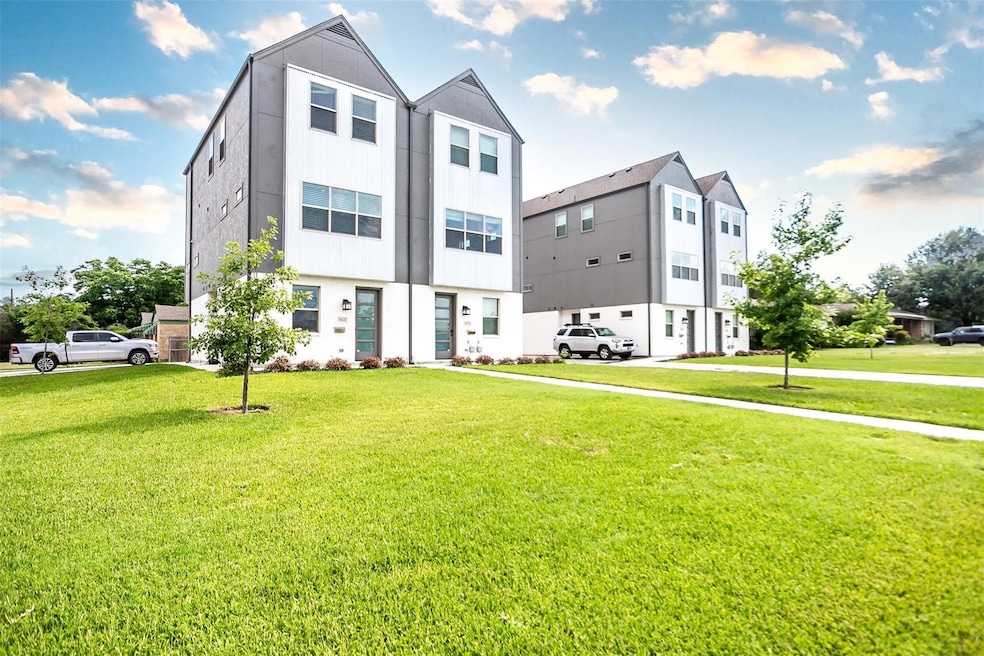 For Rent $4,395/month • Co-Listing Agent