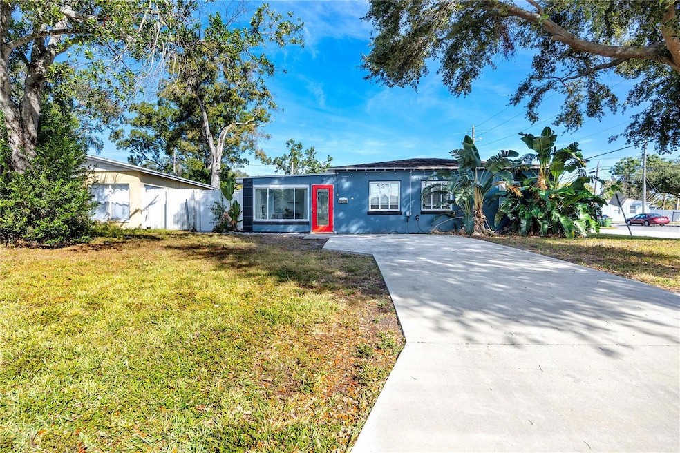 1901 17th Ave N, Saint Petersburg, FL 33713 - photo 1
