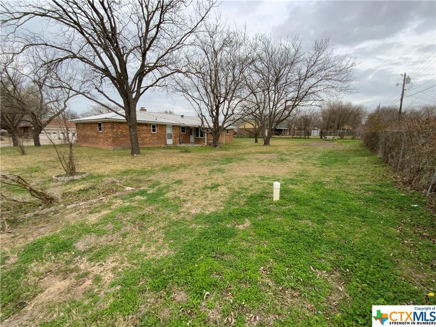 501 Elizabeth St, Troy, TX 76579 - photo 1