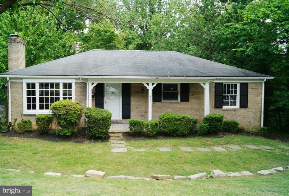 401 S Chapel Gate Ln, Baltimore, MD 21229 - photo 1