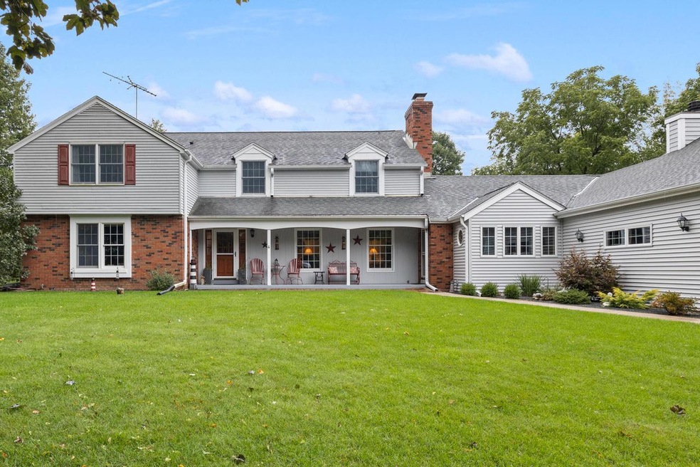 Exterior_2475 Old CC WI (2)