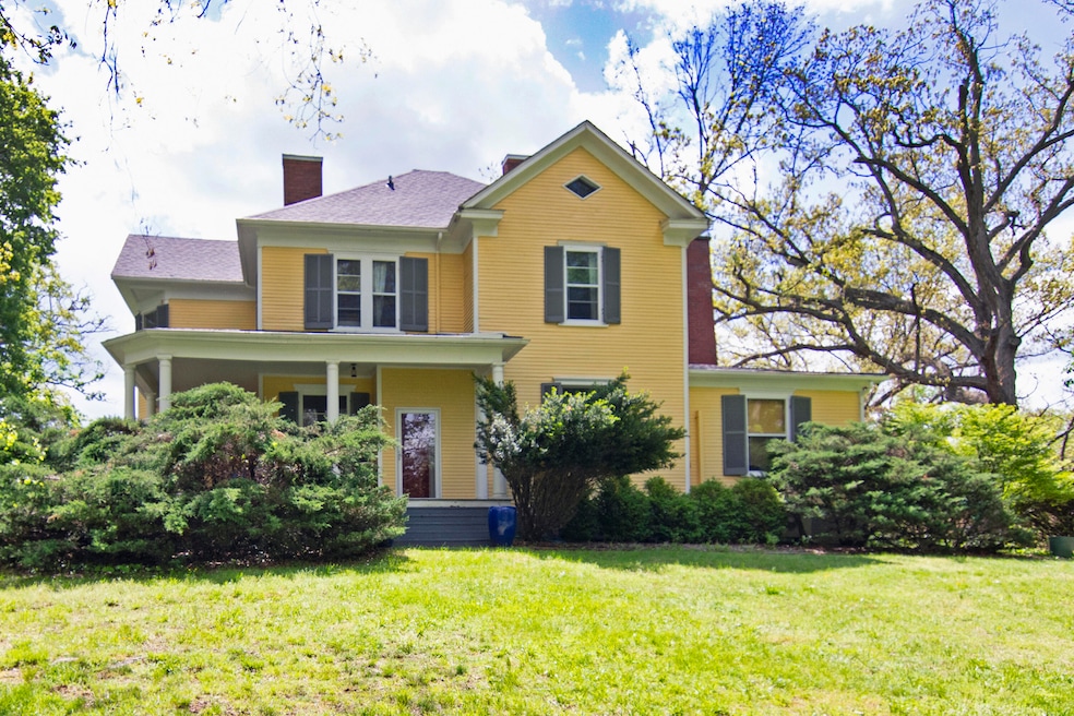 For Sale $985,000