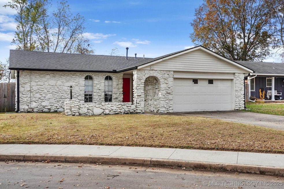 109 E Kent St, Broken Arrow, OK 74012 - photo 1
