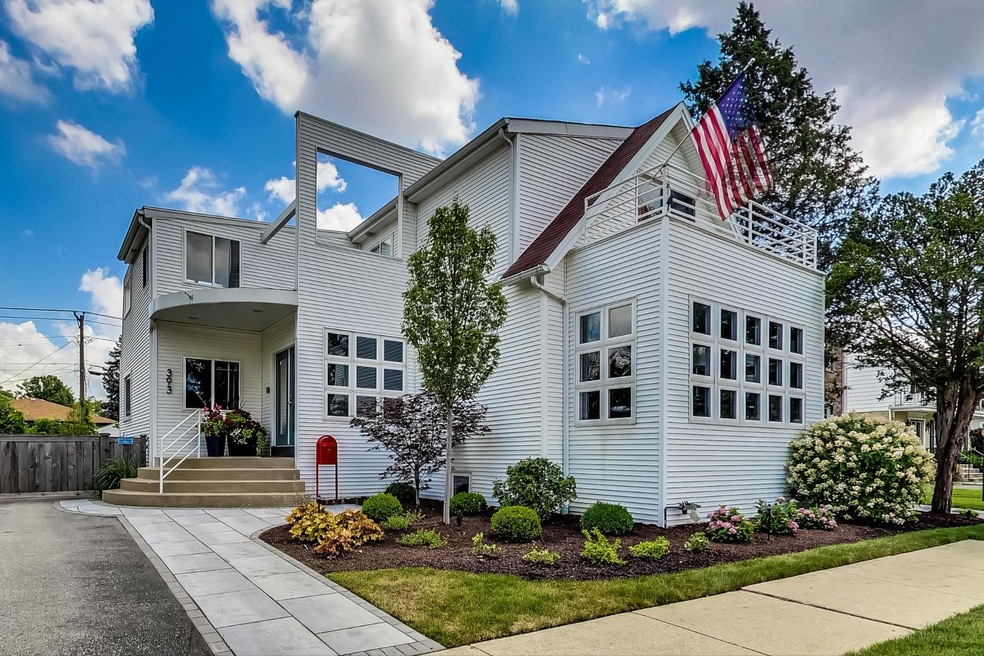 393 N Emroy Ave, Elmhurst, IL 60126 - photo 1