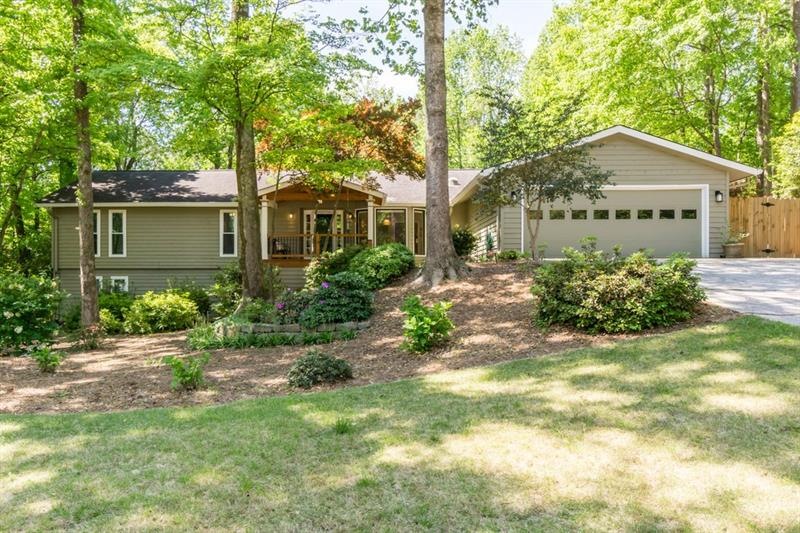 Immaculate Ranch Home on Quiet Cul-de-sac in Highl