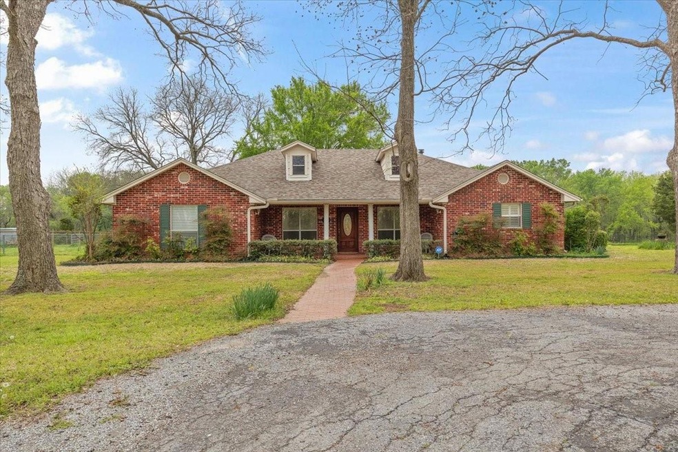 332 S Fm 271, Bonham, TX 75418 - photo 1