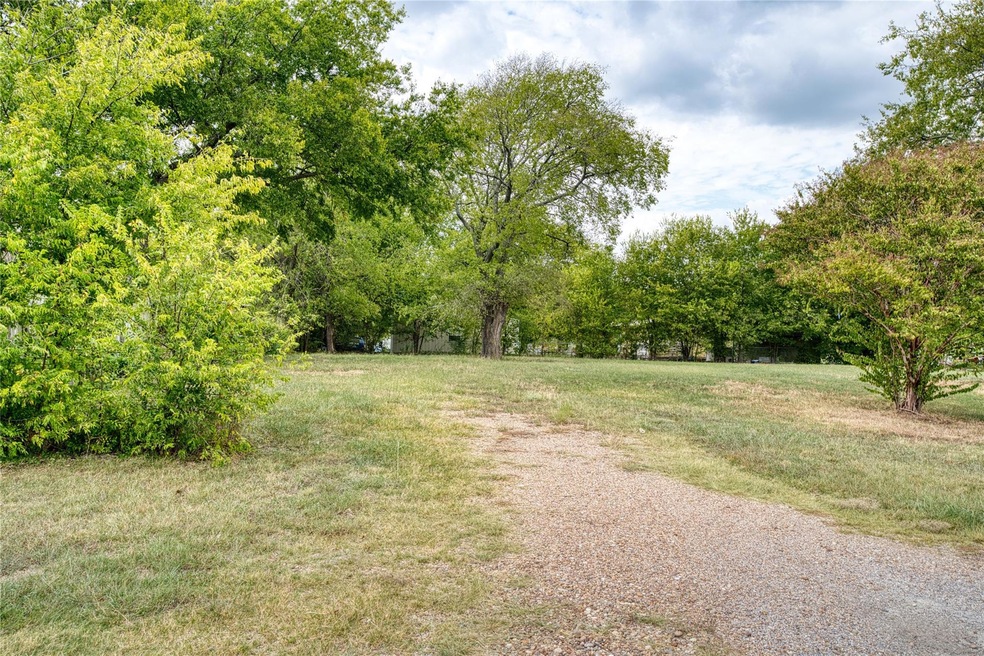 4652 Marshall St, Tom Bean, TX 75090 - photo 1