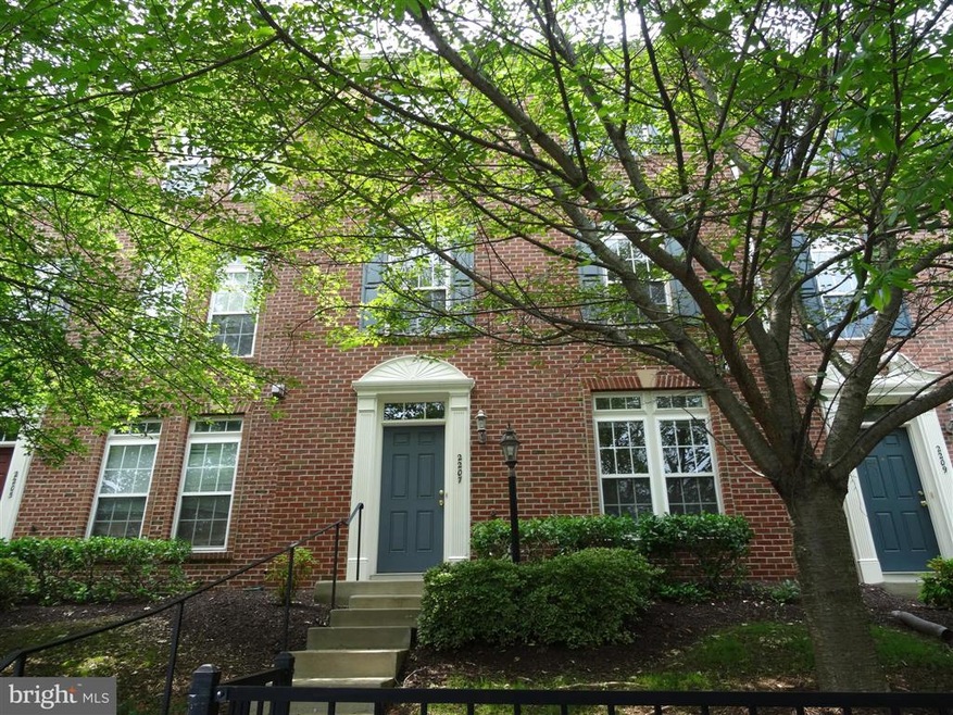 2207 Potomac Club Pkwy unit 23, Woodbridge, VA 22191 - photo 1