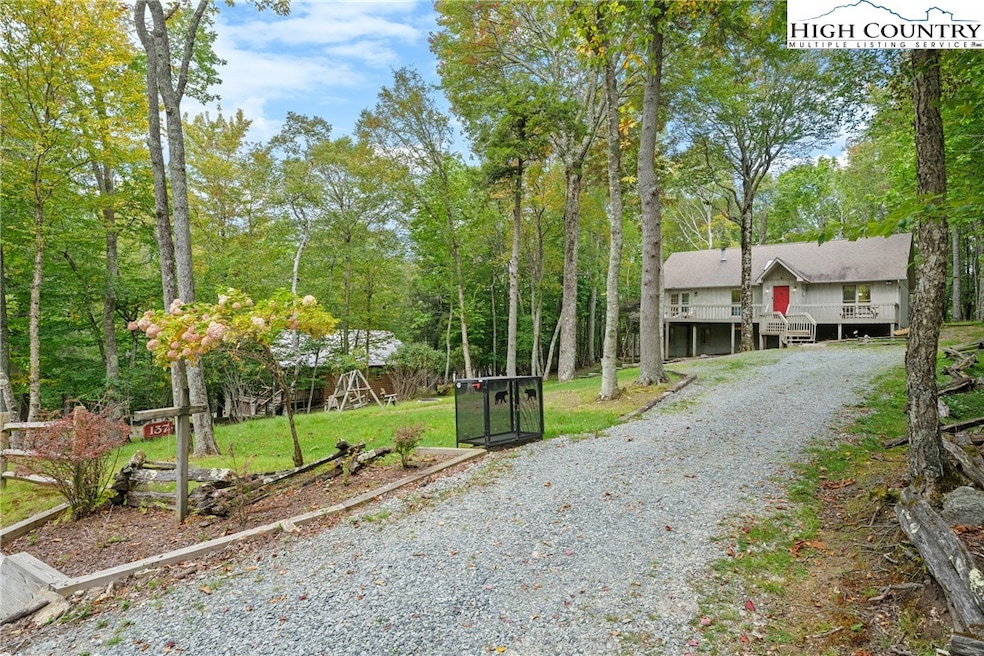 137 Staghorn Hollow Rd, Beech Mountain, NC 28604 - photo 1
