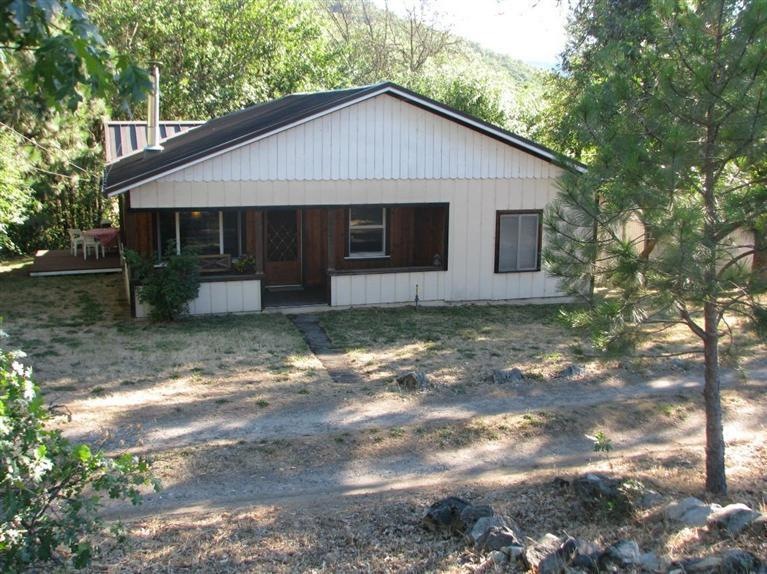 10243 Blackwell Rd, Central Point, OR 97502 - photo 1