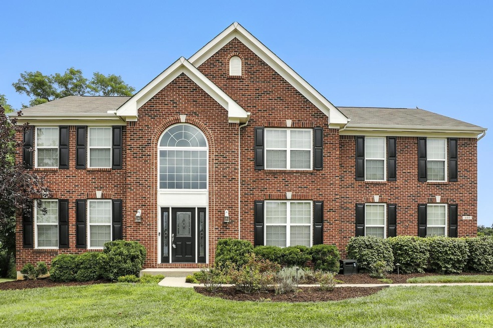 605 Coleberry Ct, Cleves, OH 45002 - photo 1