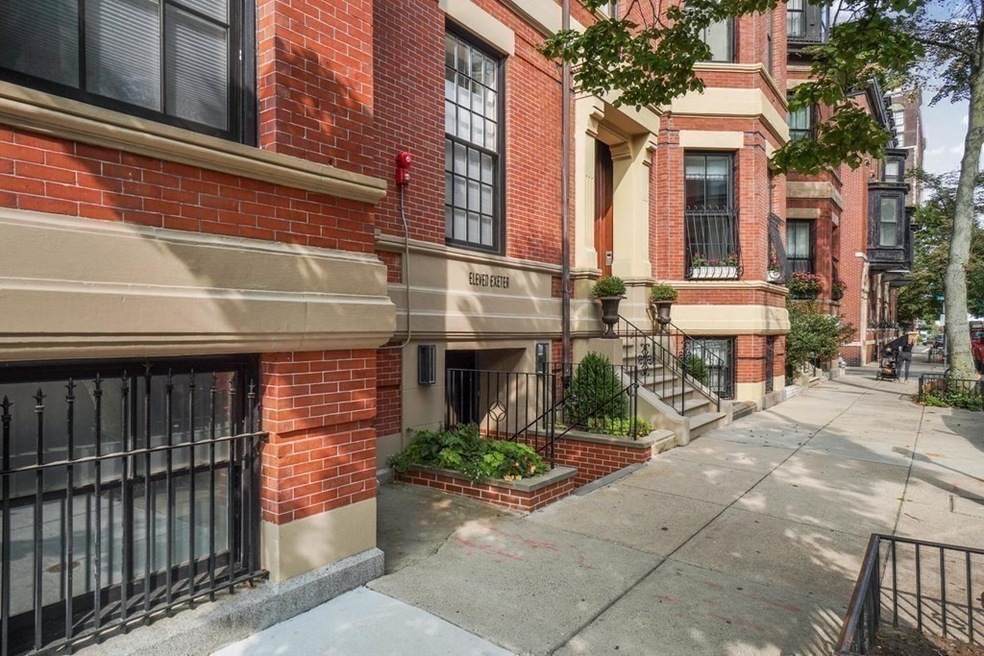 Sold $1,900,000 • Co-Listing Agent