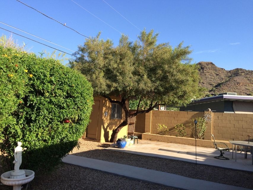 9427 N 16th Place, Phoenix, AZ 85020 - photo 1