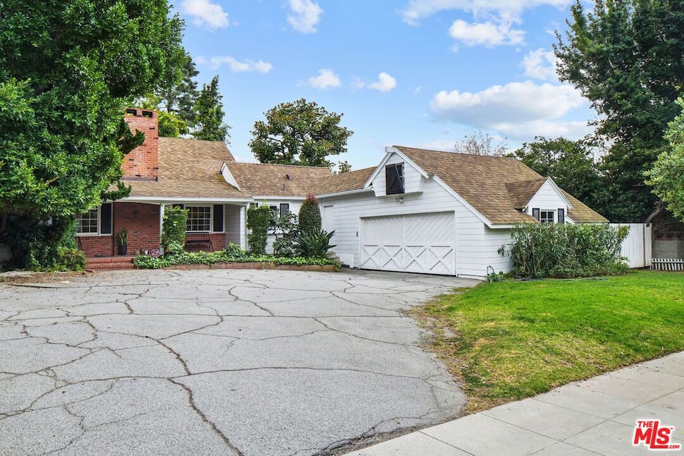 Sold $2,475,000 • Co-Listing Agent