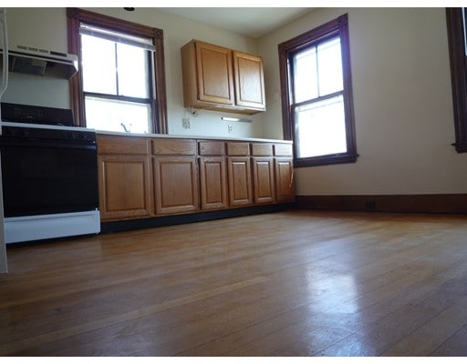 3 Monmouth St unit 2E, Somerville, MA 02143 - photo 1