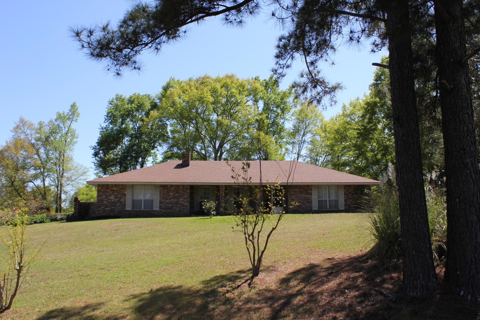 4 Oak Tree Dr, Laurel, MS 39443 - photo 1
