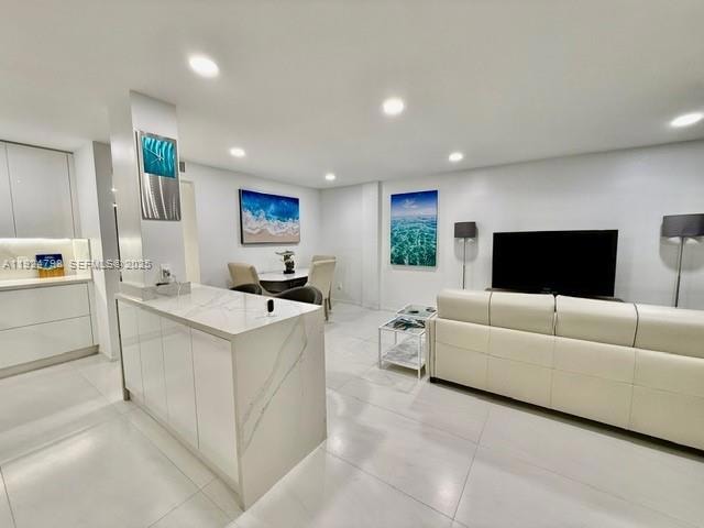 1100 Alton Rd unit 4D, Miami Beach, FL 33139 - photo 1