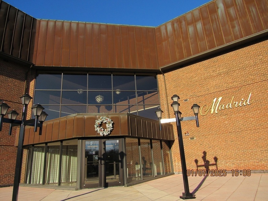 402 Paradise Rd unit PH-Q, Swampscott, MA 01907 - photo 1