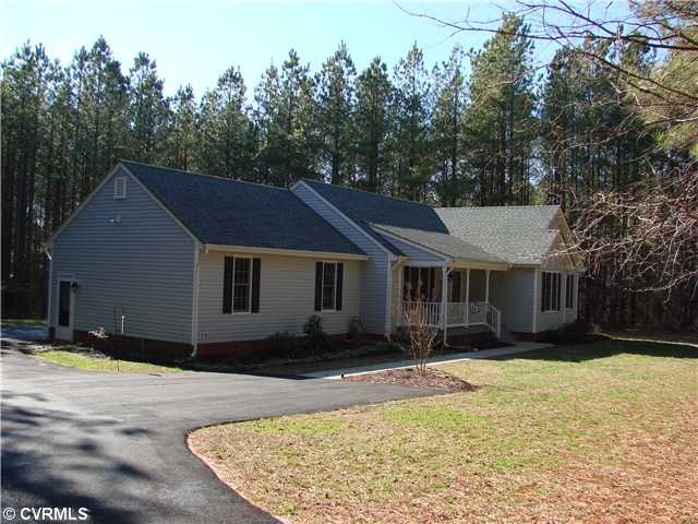 Exterior Front - Wonderful private setting, plenty