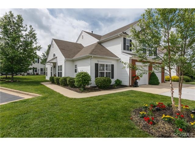 Maintenance-free living in a waterfront community!