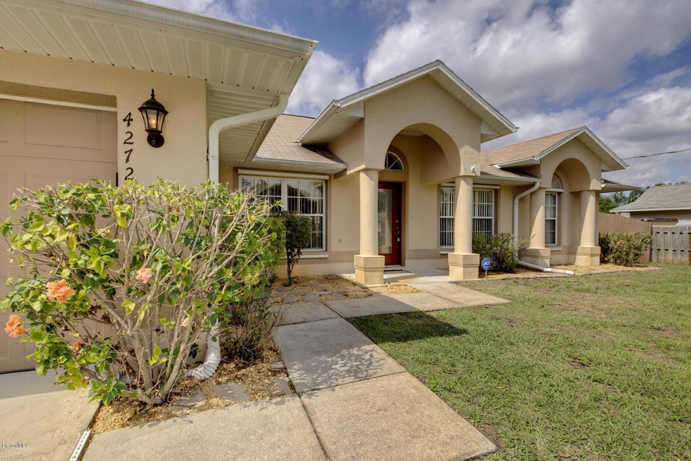 Front Walkway Covered Entry