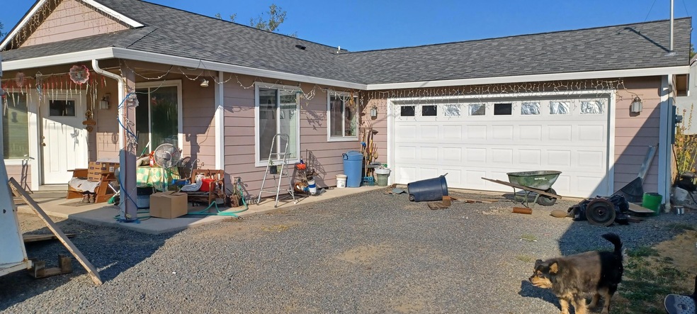 123 Lampman Rd, Gold Hill, OR 97525 - photo 1