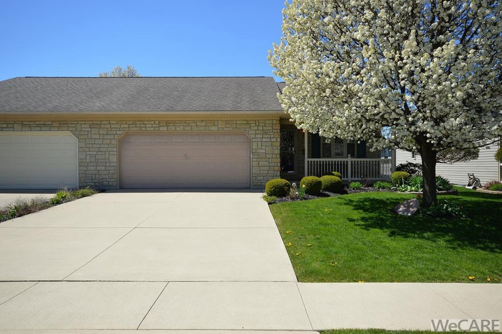 301 Cheyenne Dr, Wapakoneta, OH 45895 - photo 1