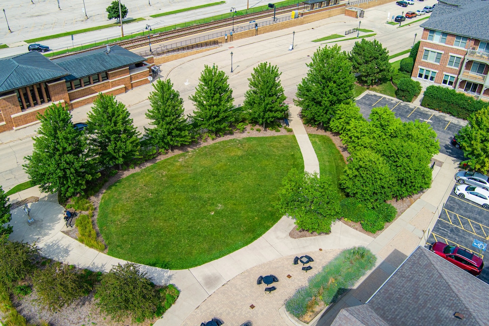 119 E Railroad Ave, Bartlett, IL 60103 - photo 1