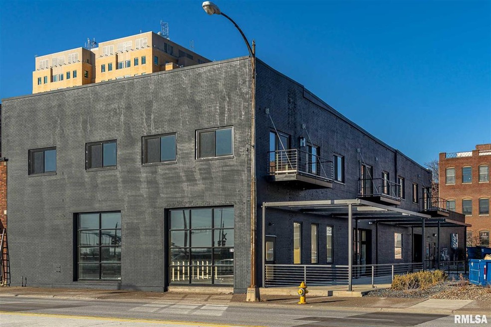 210 E River Dr unit 202, Davenport, IA 52801 - photo 1