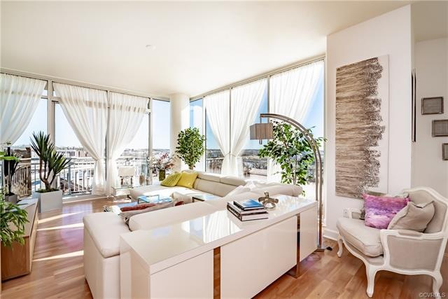 Imagine coming home to this every day! Gorgeous fa