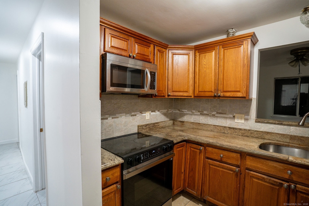 81 Coalpit Hill Rd unit B, Danbury, CT 06810 - photo 1